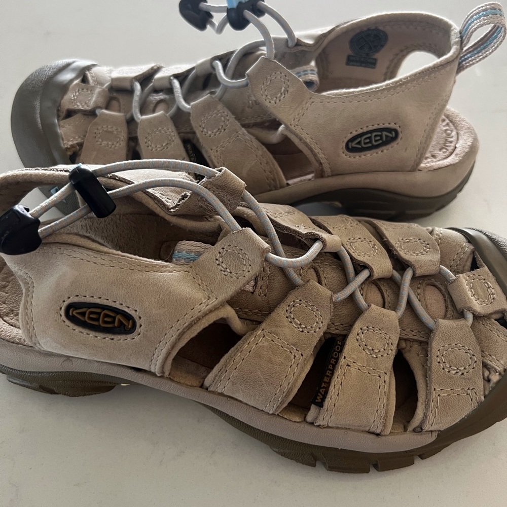 Keen sandals . Size 5. Women , girls or boys